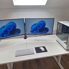 Ultimate 1440p Streaming & Gaming Studio | RTX 5060 | 32GB RAM | Dual Monitors | Arozzi Mic | Xbox Controller