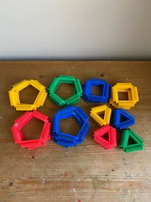 Shape Linking Set