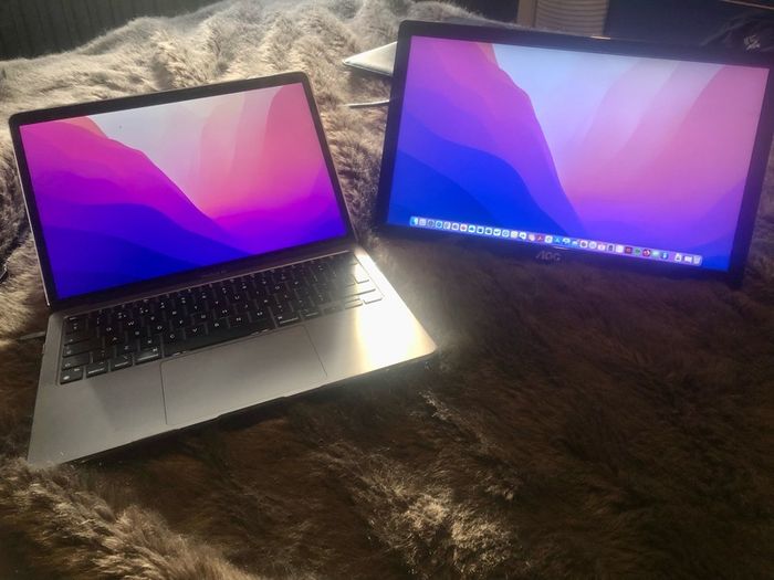 AOC i1659FWUX 15.6" portable monitor