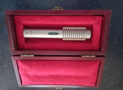 Royer R121 Ribbon Mic
