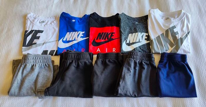 NIKE - Boy's Sets. Age 6-7