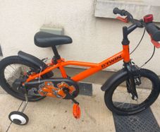 Kids Btwin 500 robot bike size 16 inch wheels