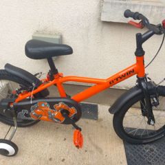 Kids Btwin 500 robot bike size 16 inch wheels