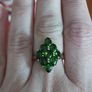 A stunning 9ct yellow gold ring with a green chrome diopside cluster. N1/2, weight 3.53 g. Image 3
