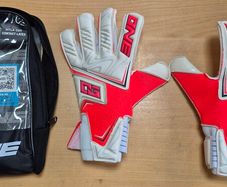 One Glove Goalkeeper Gloves