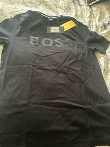 Hugo Boss Black T Shirt in Large, NWT