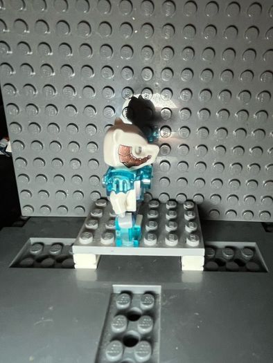lego legends of Chima ice bear with armour