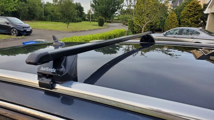 Halfords 1.15m Roof Bars and Mounts