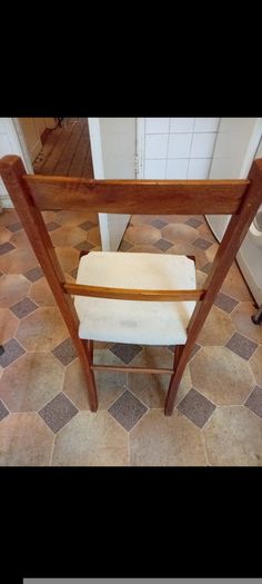 Rare Gio Ponti Leggera Chair (Model 646) for Cassina . Mid-Century Italian Design Icon