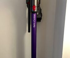 Dyson V7