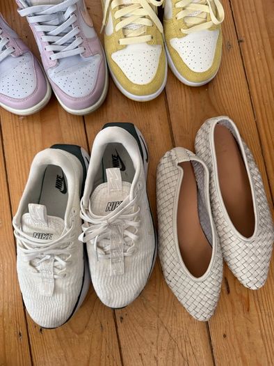 shoe bundle size 4 Nike dune martens salamander converse