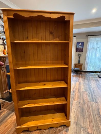 solid wood bookcase/ bookshelf