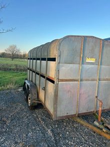 Cattle trailer