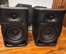 Pioneer DJ DM-40D-BT Bluetooth Monitor Speakers