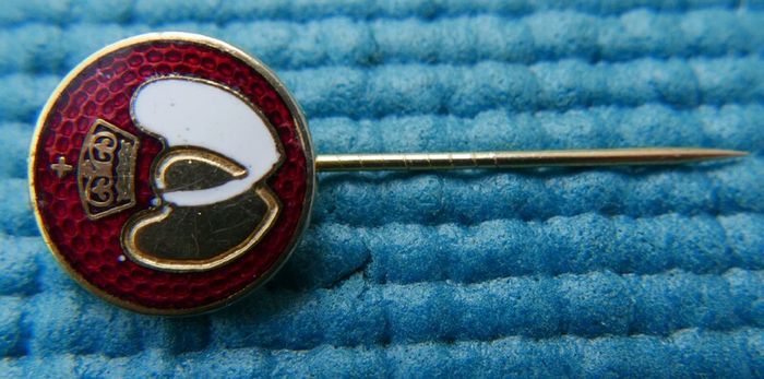 Vintage English Gold Tone Enamel Blood Donor Stick Pin Brooch Twin Hearts Crown Windsor
