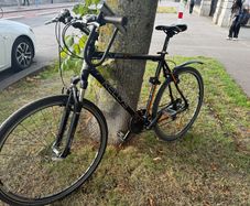 Cube Hybrid Bike 28" 700x35C Shimano Mudguards Lock