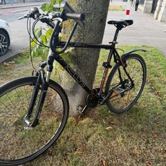 Cube Hybrid Bike 28" 700x35C Shimano Mudguards Lock