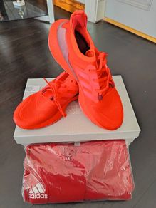 Adidas Ultraboost 22+Adidas Red T-shirt