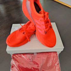 Adidas Ultraboost 22+Adidas Red T-shirt