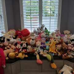 Playroom clear out - Huge assortment soft toys and teddies excellent condition great value