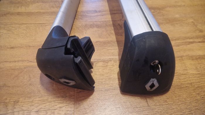 Renault Megane Roof Rack / Cross Bars Genuine OEM