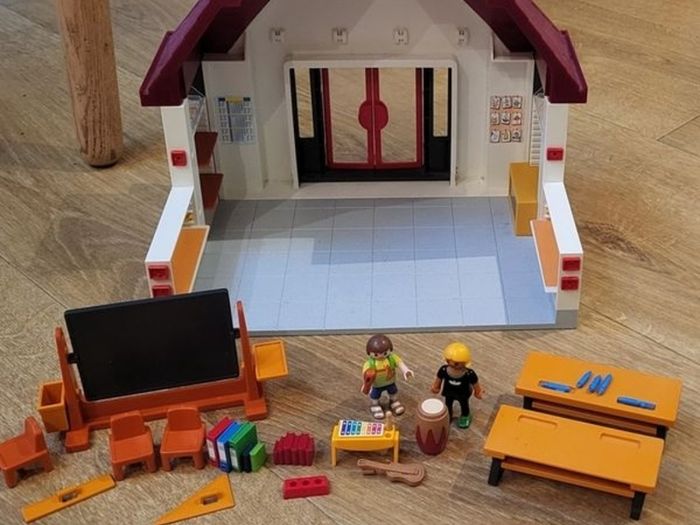 Playmobil School house