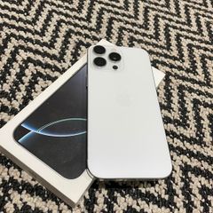 iPhone 16 Pro Max