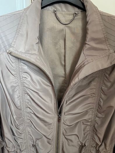 Dutch Brand Yaya Coat Jacket Ladies. Medium. Sage Green / Khaki. Satin Finish.  Detachable hood. Excellent. Proceeds To Medecins Sans Frontieres.