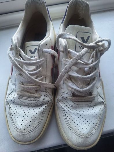 Veja Vegan V10 Trainers Purple and Pink Veja