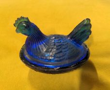VINTAGE ASIAN COBALT Blue Glass Hen on a Nest Trinket Dish