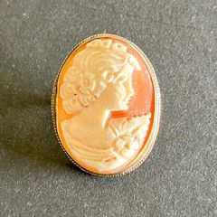 Antique Gold Cameo Brooch