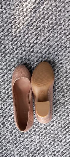 Shoes, rose gold. Pink, Size 3 new