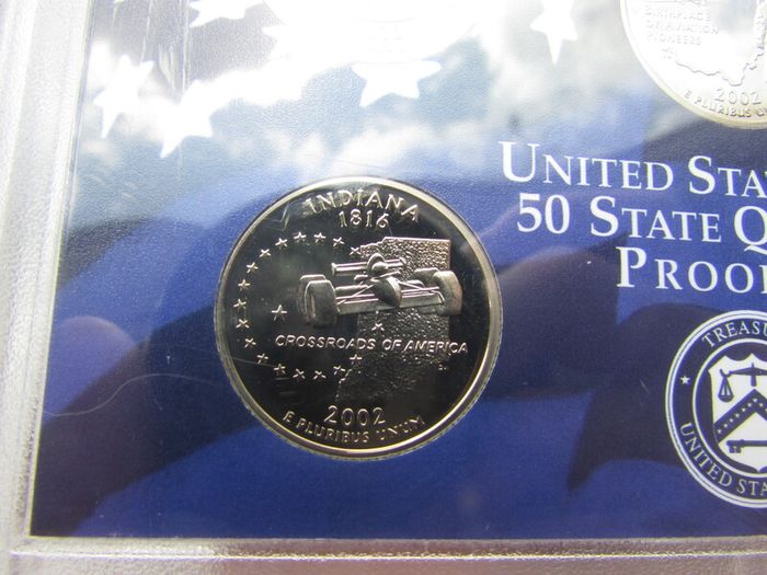 US 2002 State Quarters Proof Set.In case BU Frosted detail.
