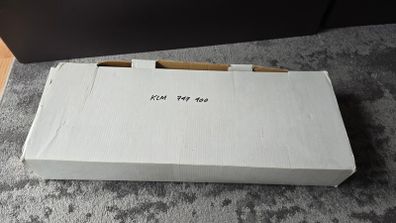 1:130 scale KLM Boeing 747-400 Travel agent model