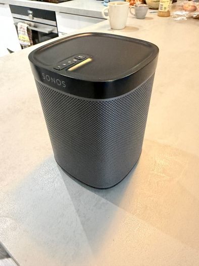 Sonos Play:1 black speaker (please read)