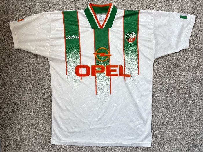 ORIGINAL Ireland away 1994 football shirt