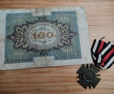WWI German Hindenburg Cross Medal + 1920 100 Mark Banknote / Military & Currency Bundle