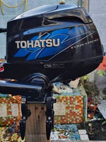 Tohatsu 3.5HP 4-stroke outboard motor.