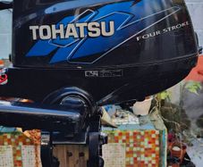 Tohatsu 3.5HP 4-stroke outboard motor.