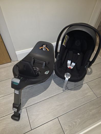 Cybex Cloud Z 360 car seat and ISOFix Professionally CLEANED