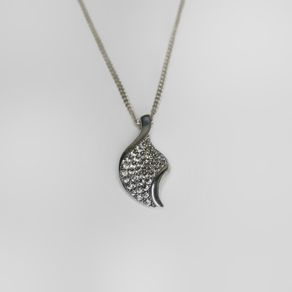 Silver necklace with very sparkly cz stones