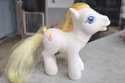 Flutterbutter (2) Flutter Butter Toys R Us USA Exclusive with Brush MLP G3 My Little Pony 2002
