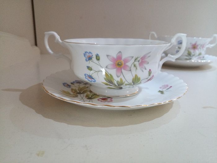 Richmond Bone China Soup Coupes & Saucers Set 'Wild Anemone'
