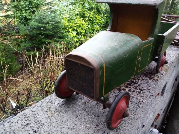 very early triang truck