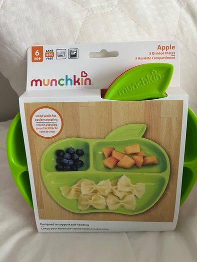 Munchkin feeding set (Brand new)