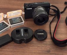Canon Eos M100