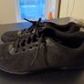 black sneakers Image 2