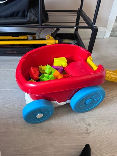 Mega Bloks Scooping Wagon