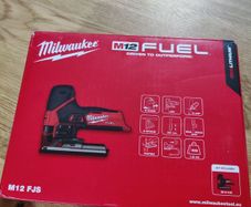 Milwaukee Jigsaw M12 FJS with 2A battery