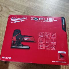 Milwaukee Jigsaw M12 FJS with 2A battery
